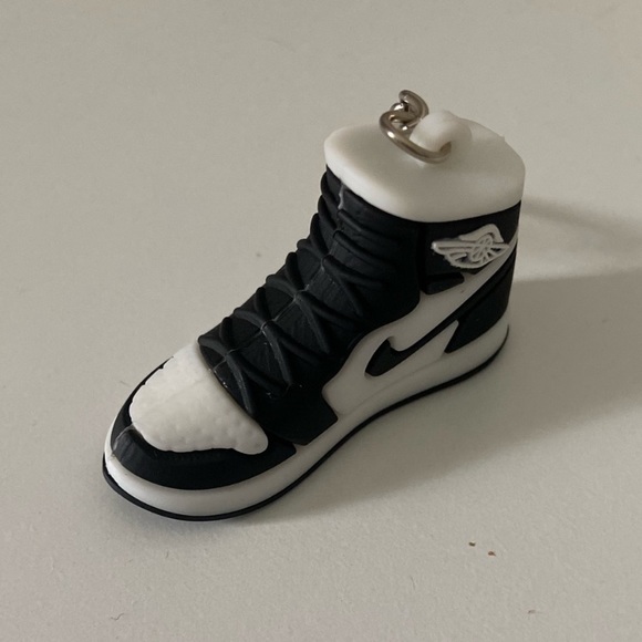 3D Nike Jordan Keychain - Picture 2 of 4